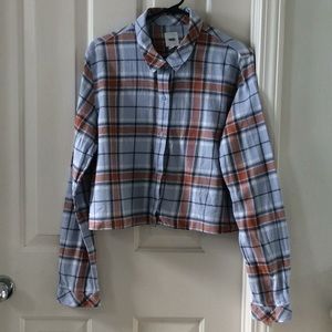 VANS Women’s long sleeve button down crop plaid shirt